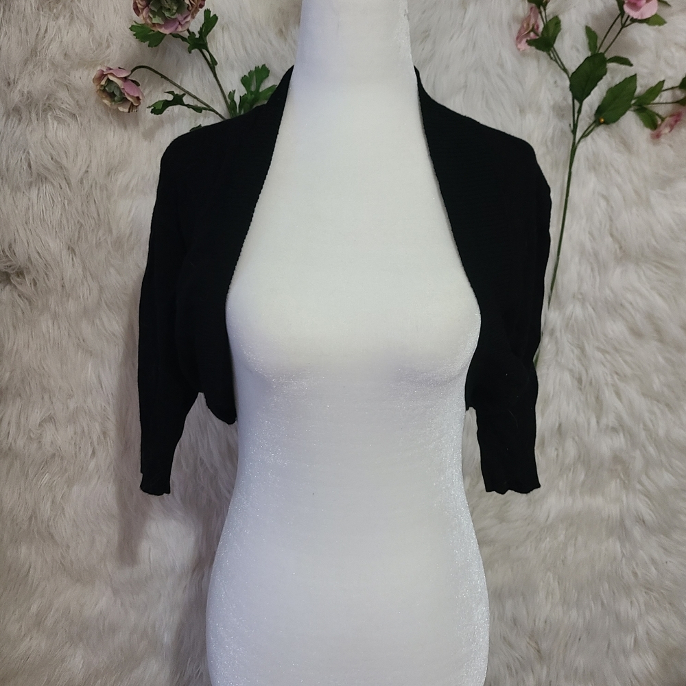 3/20$-Cropped black cardigan